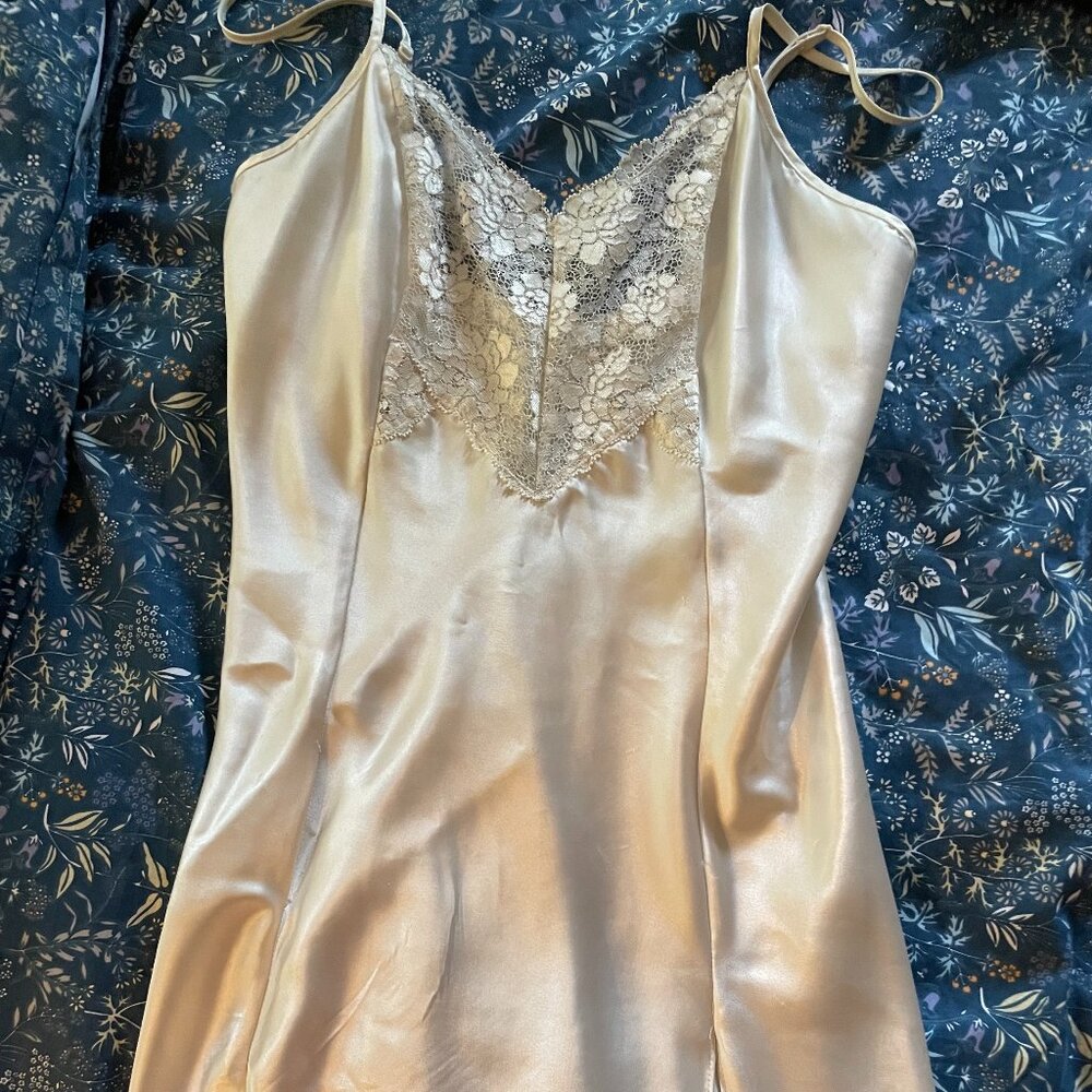 Victoria Secret  Creamy White Satin Chemise with Lace Insert (size XS)